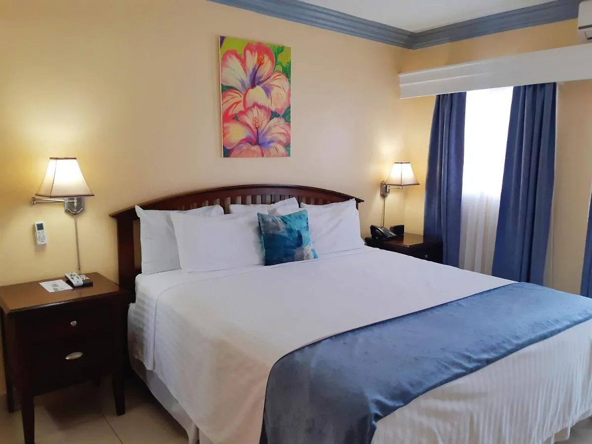 Baker'S Suites Bahía de Simpson Hotel